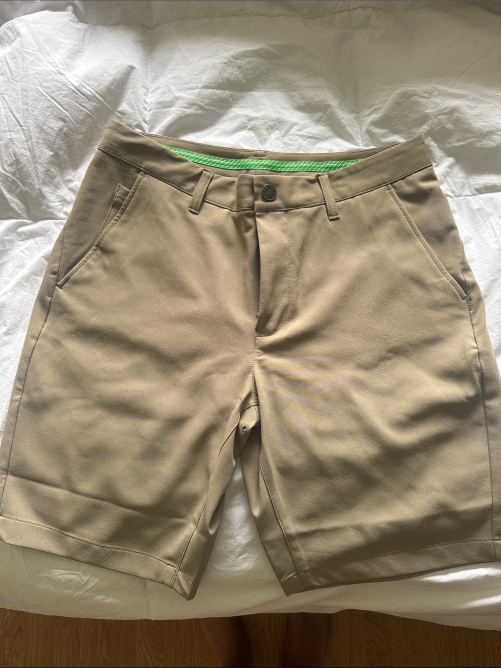 Never worn. Bonobos Light Khaki golf Shorts.